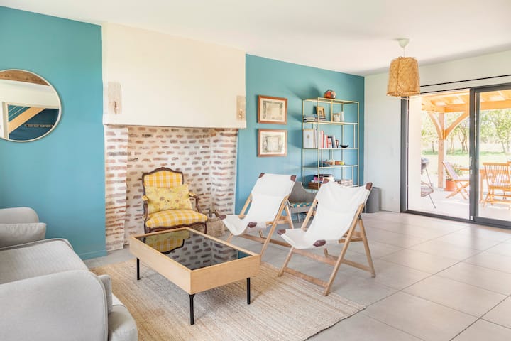 Maison De Campagne, Piscine Chauffée, Classée 5* - Auvergne