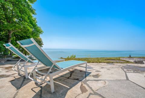 Cedar Bay Beachfront Paradise