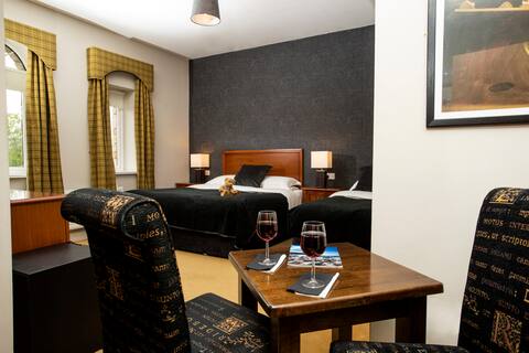 Luxury 16-Bed Manor | Sleeps 30+ | All Ensuite