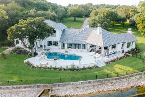 Fort Worth Lake Front Retreat