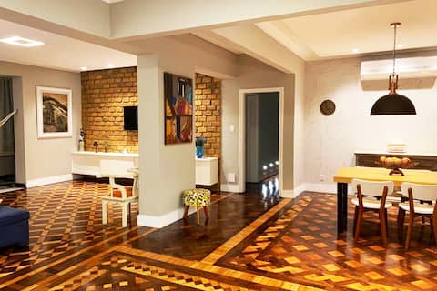Luxury apartment in the heart of Copacabana.