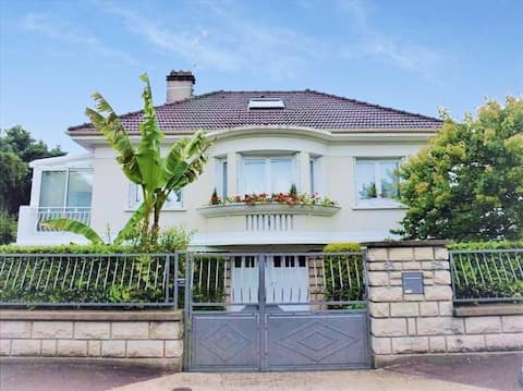 Spacious apartment near Paris!