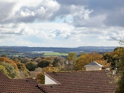 Martins Roost scenic valley views pools gym pub