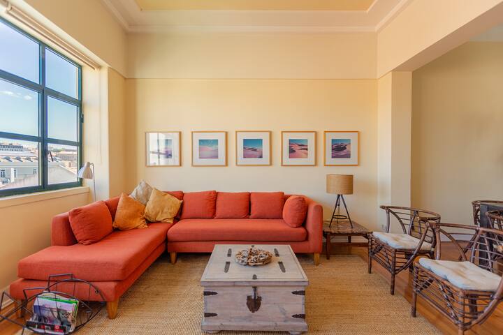 Casa Glória – sunny, spacious boutique apartment gallery image 3