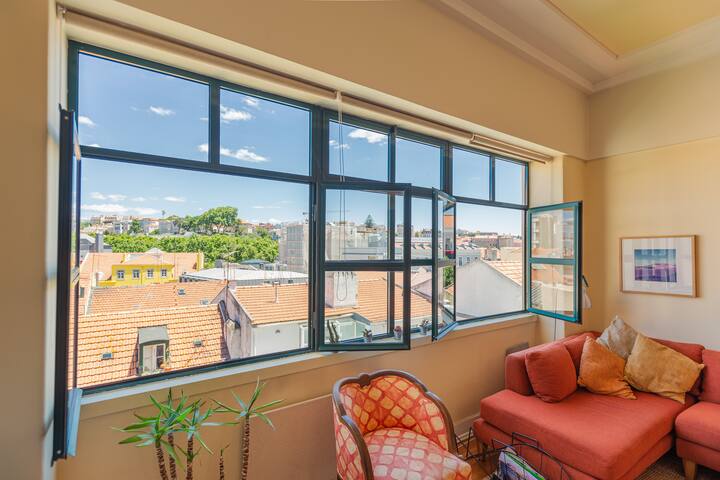 Casa Glória – sunny, spacious boutique apartment gallery image 2