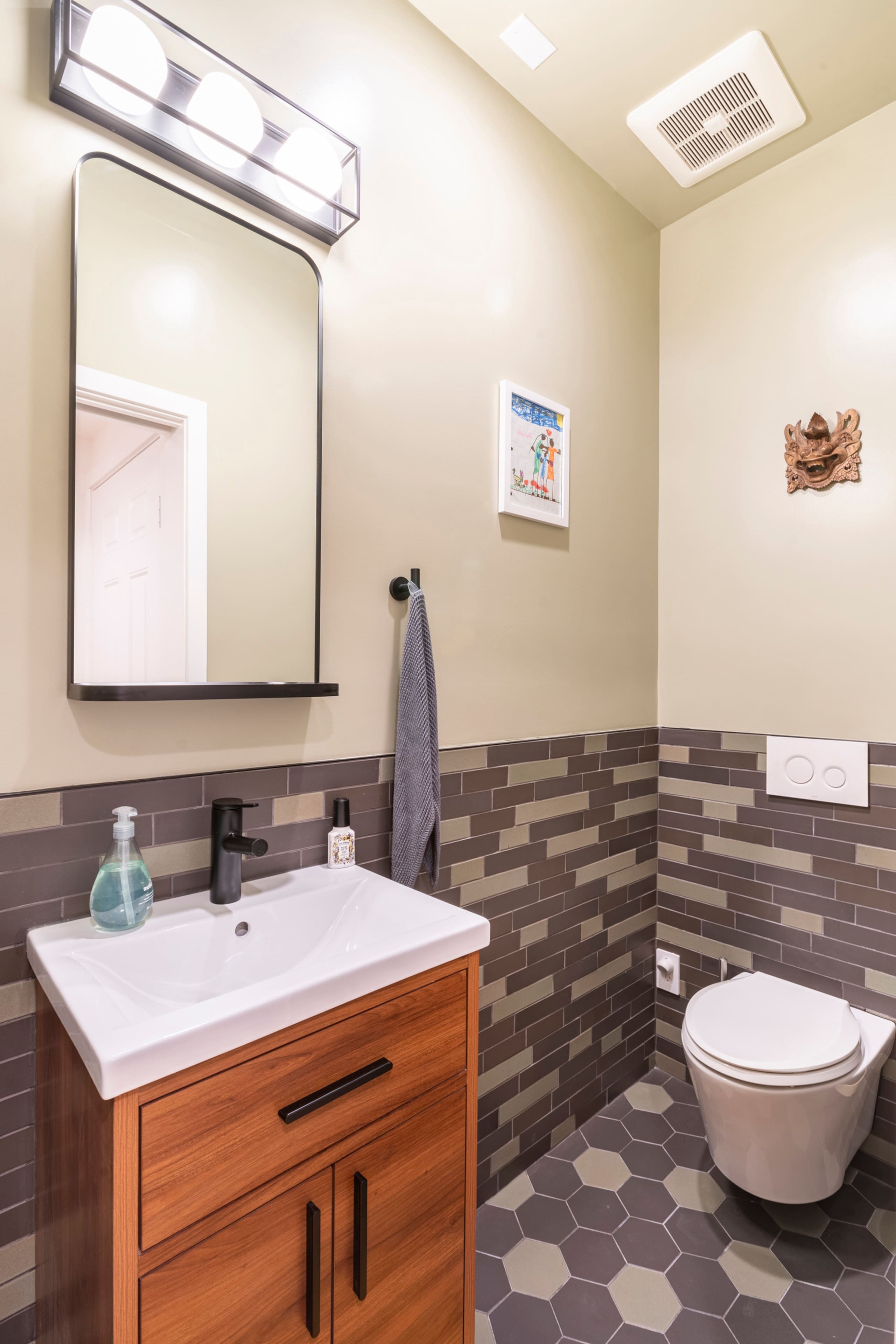 Home in San Francisco · ★4.96 · 3 bedrooms · 4 beds · 2.5 baths - Image 23