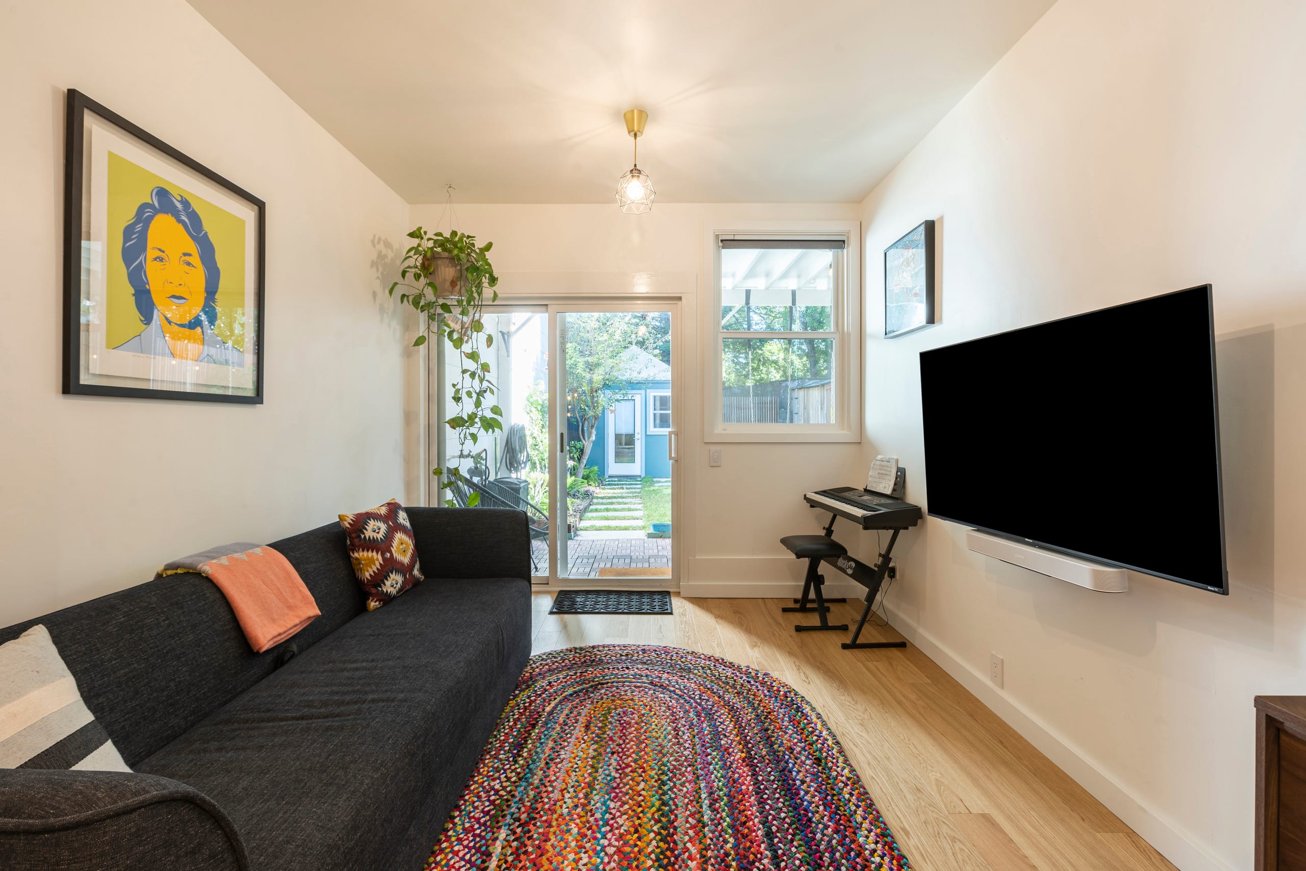 Home in San Francisco · ★4.96 · 3 bedrooms · 4 beds · 2.5 baths - Image 4