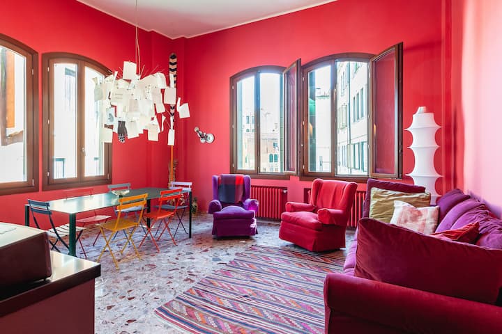 Red Ghetto, Beautiful Canal View - Venice
