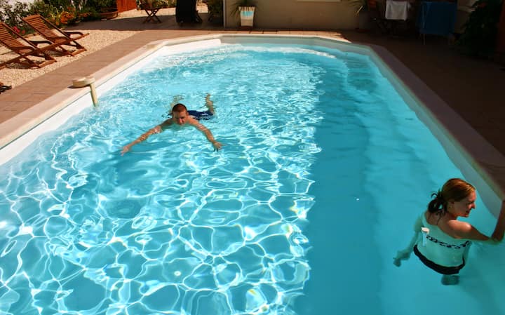 Maison Charmante+gites 22 Place+piscine/larochelle -