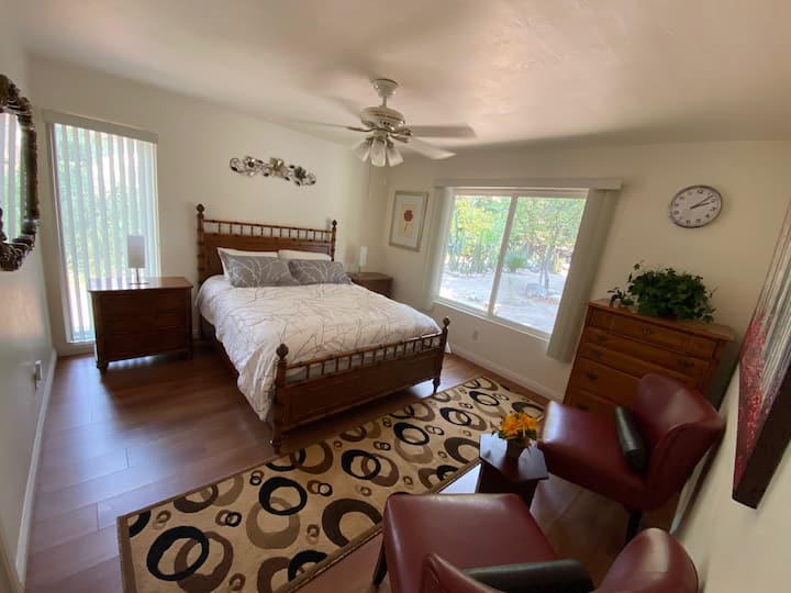2nd bedroom  with mountain view