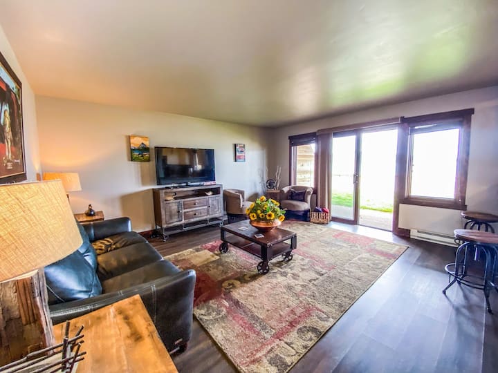 Edgewater 3 Big Sky Condominiums for Rent in Polson, Montana, United States Airbnb