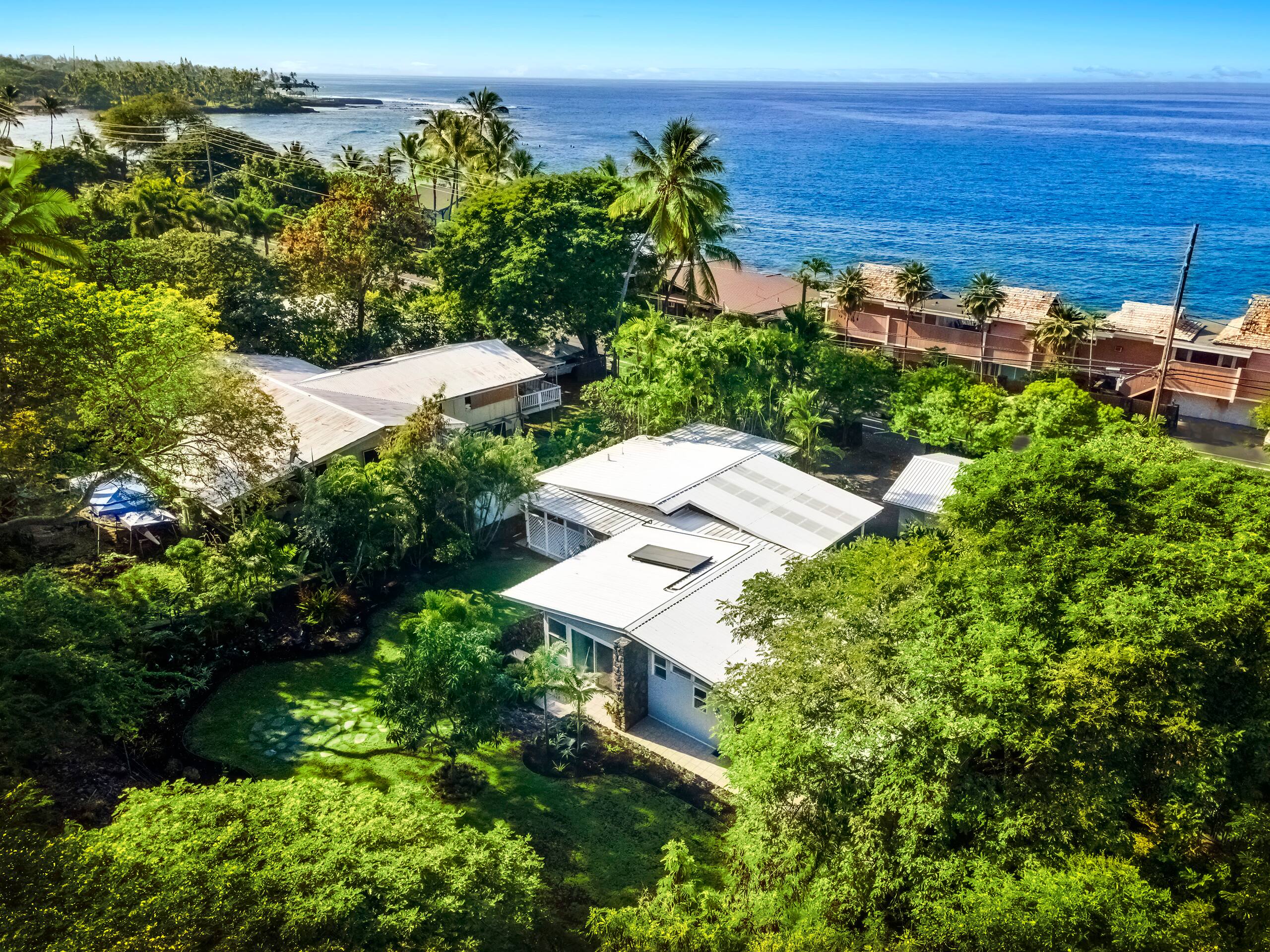 Home in Kailua-Kona · ★4.96 · 2 bedrooms · 2 beds · 2 baths - Image 39