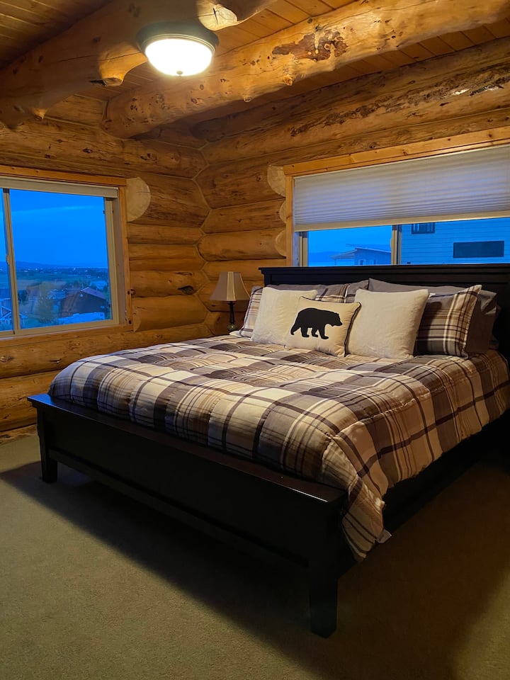 King bedroom #2 on Main Level