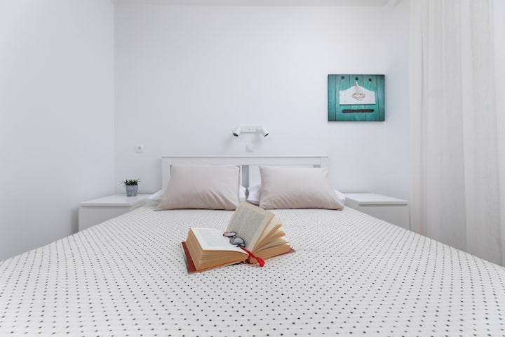 Schlafzimmer 1