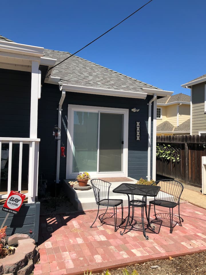 Ideal location in Livermore! Cleaning fee included