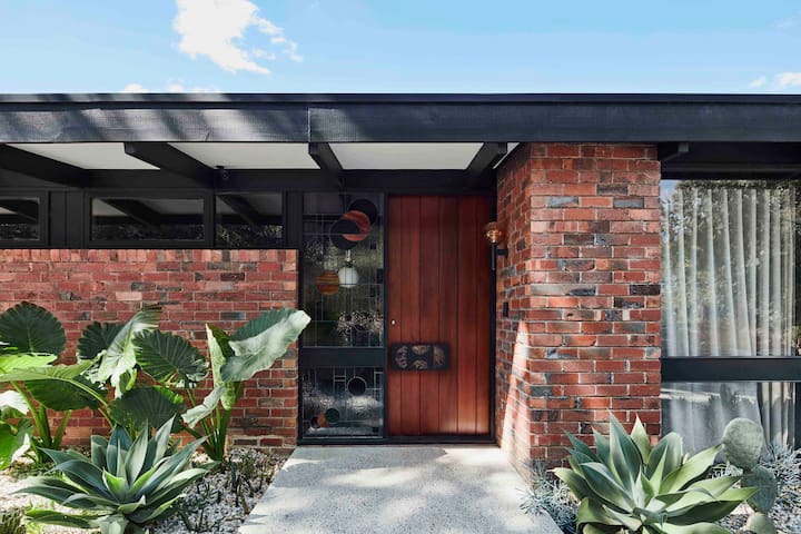 Luxurious Mid-Century Modern Home, Yarra Valley