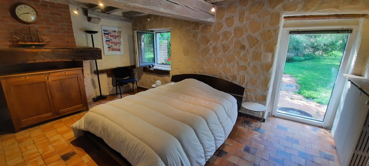 غرفة نوم رئيسية في الطابق الأرضي + حمام خاص