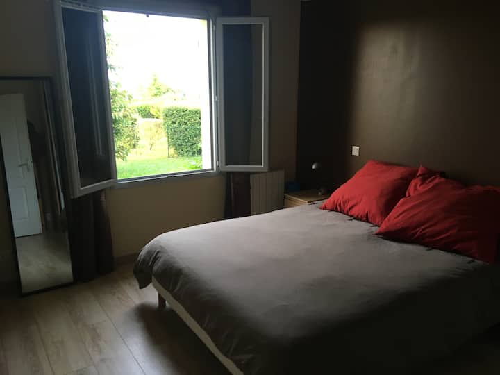 Dormitorio principal: cama 160x200