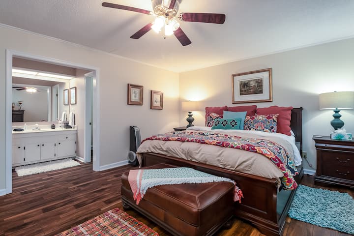 Ზედა სასტუმრო ოთახი