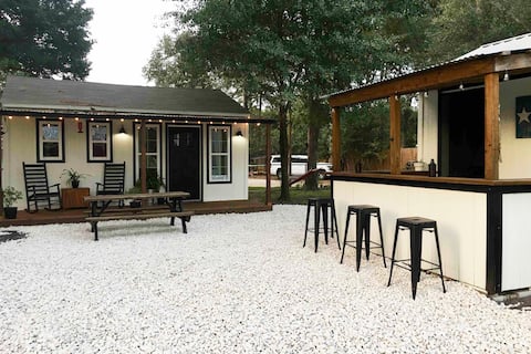 Farm Guest Cottage in Tomball