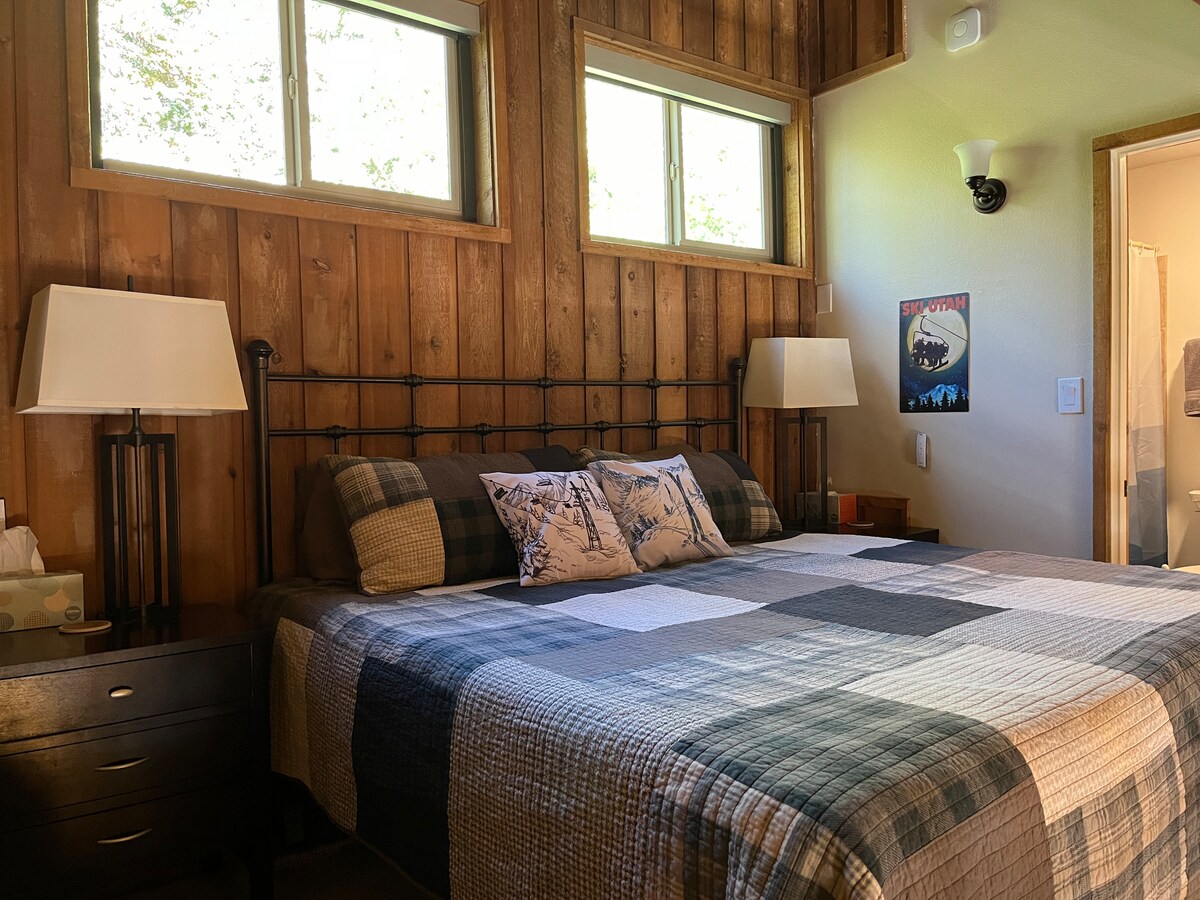 阁楼卧室-加大双人床