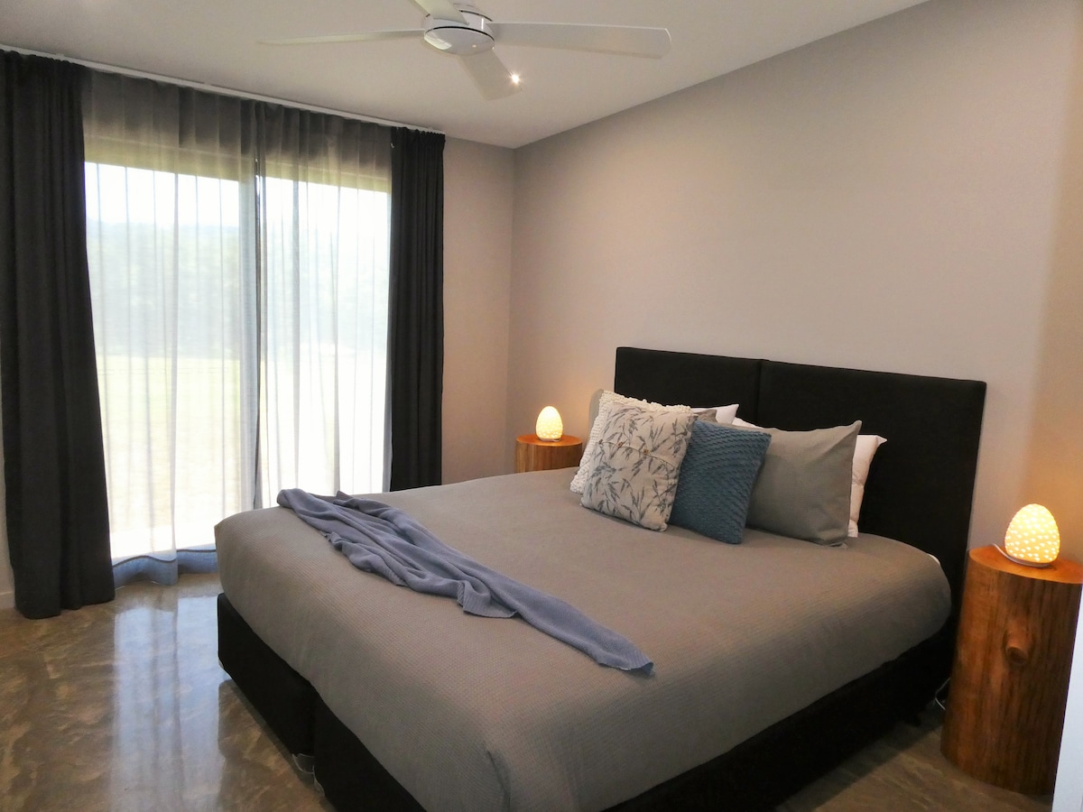 Main bedroom with king bed. Can be split into two single beds if requested.