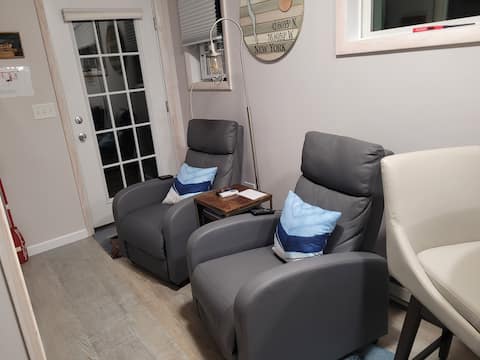 Top performing Airbnb: Boat House/Wheel Room -Seneca Canal Watkins GlenNY in Watkins Glen