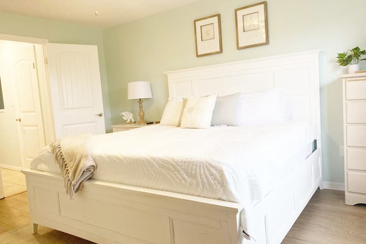 Kitanda aina ya Master bedroom 
King