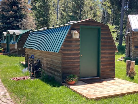 Yellowstone Scenic By-way Cabin (#2) in the Pines