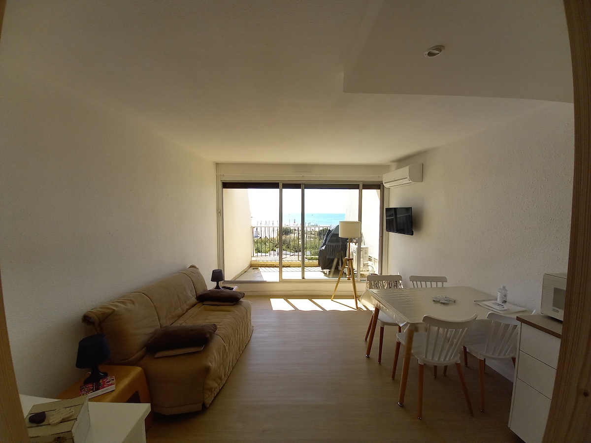 Annuncio Airbnb popolare: Tour of the Jardin de la Mer with breathtaking sea views a La Grande Motte