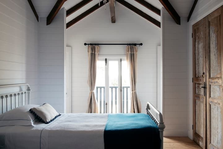 Bedroom 3 on Level 2 (open plan, no doors)