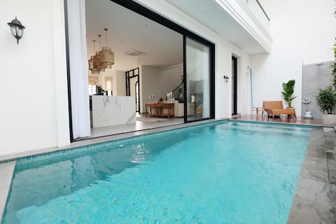 Pool home for 8 ppl w/ Netflix, BBQ, pets allowed