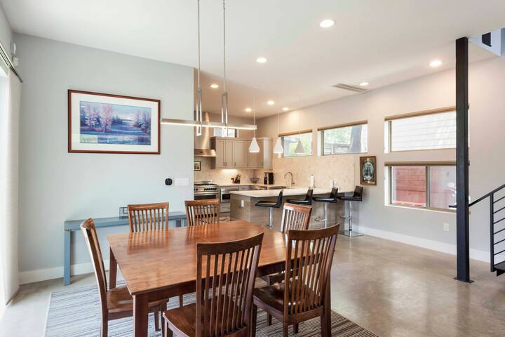 Modern East Austin gallery image 4