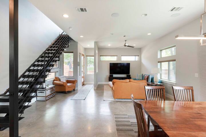 Modern East Austin gallery image 3