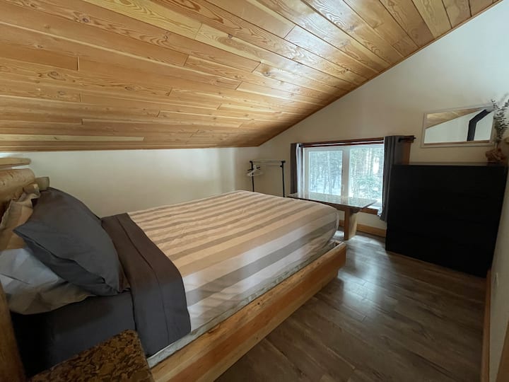 ห้องนอนควีนไซส์ลอฟท์