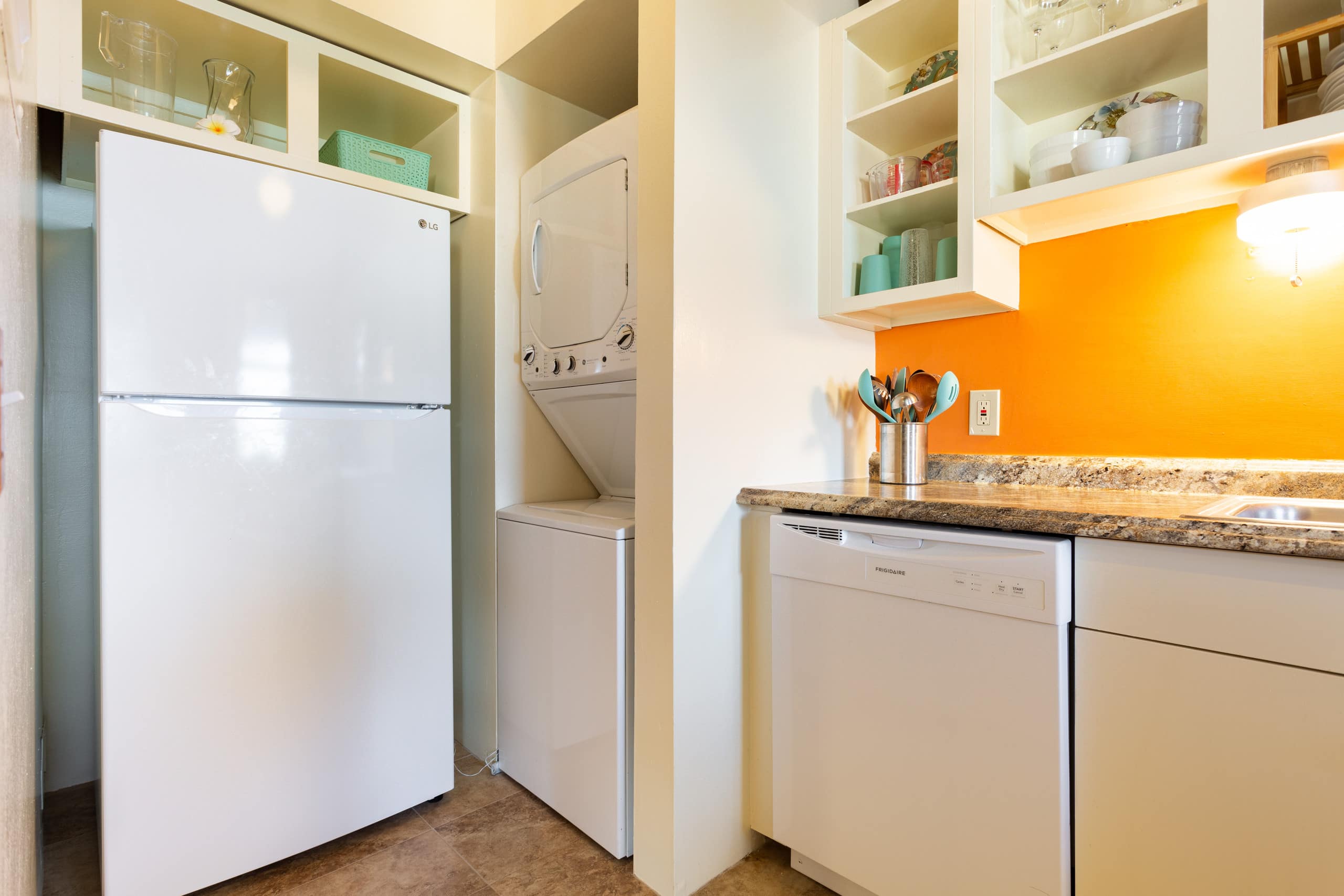 Condo in Kailua-Kona · ★4.86 · 2 bedrooms · 2 beds · 1 bath - Image 7