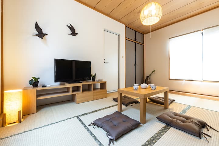 Kati 2/dhomë japoneze
Dhomë me stil japonez në katin e dytë.
