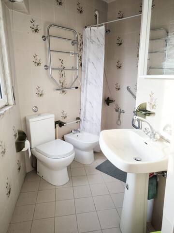 House Qiu with Swimming pool /ocean view gallery image 2