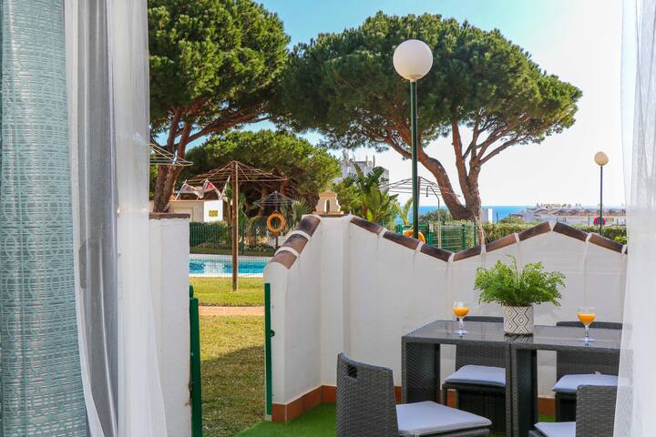 Entire home with 1 bedrooms in Mijas - Calahonda apartment  - all facilities 5 mins walk