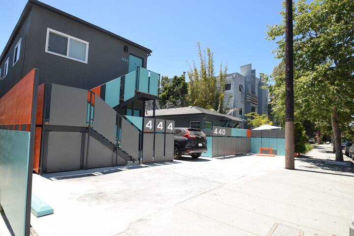 Luxury Design 2 bedroom in Venice Beach Canal. 1