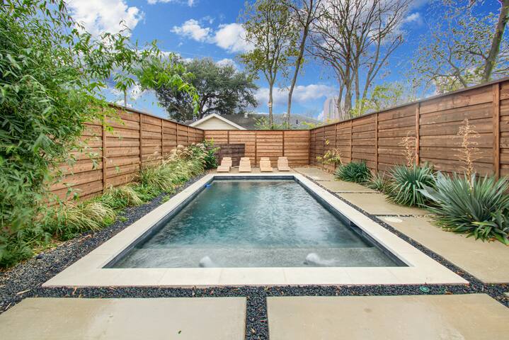 California Vibes in heart of Dallas, heated pool gallery image 3
