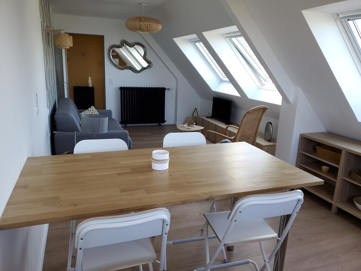 Annonce Airbnb populaire: Binicais lovers' retreat, natural site (T2) à Binic étables Sur Mer