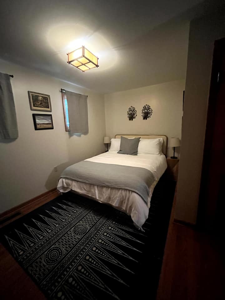 1 ห้องนอน 2 ห้องน้ำ
