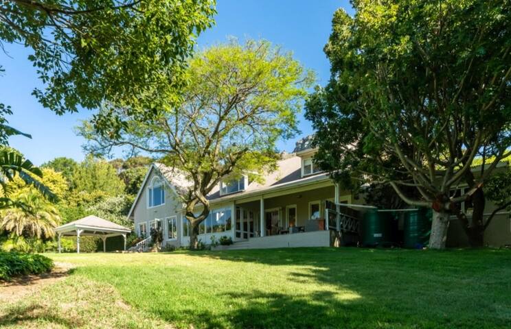 Beautiful Family Home in Hout Bay gallery image 4
