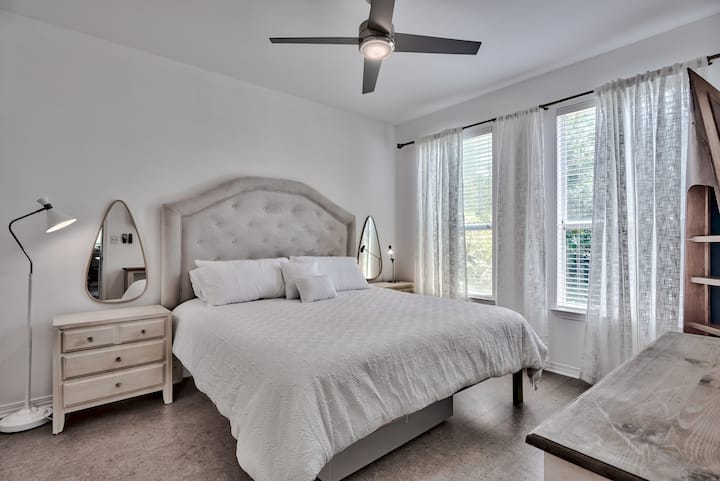 Downstairs 2nd Master Bedroom - King Size Bed
 | Single trundle bed slides out from underneath the bed for extra sleeping options