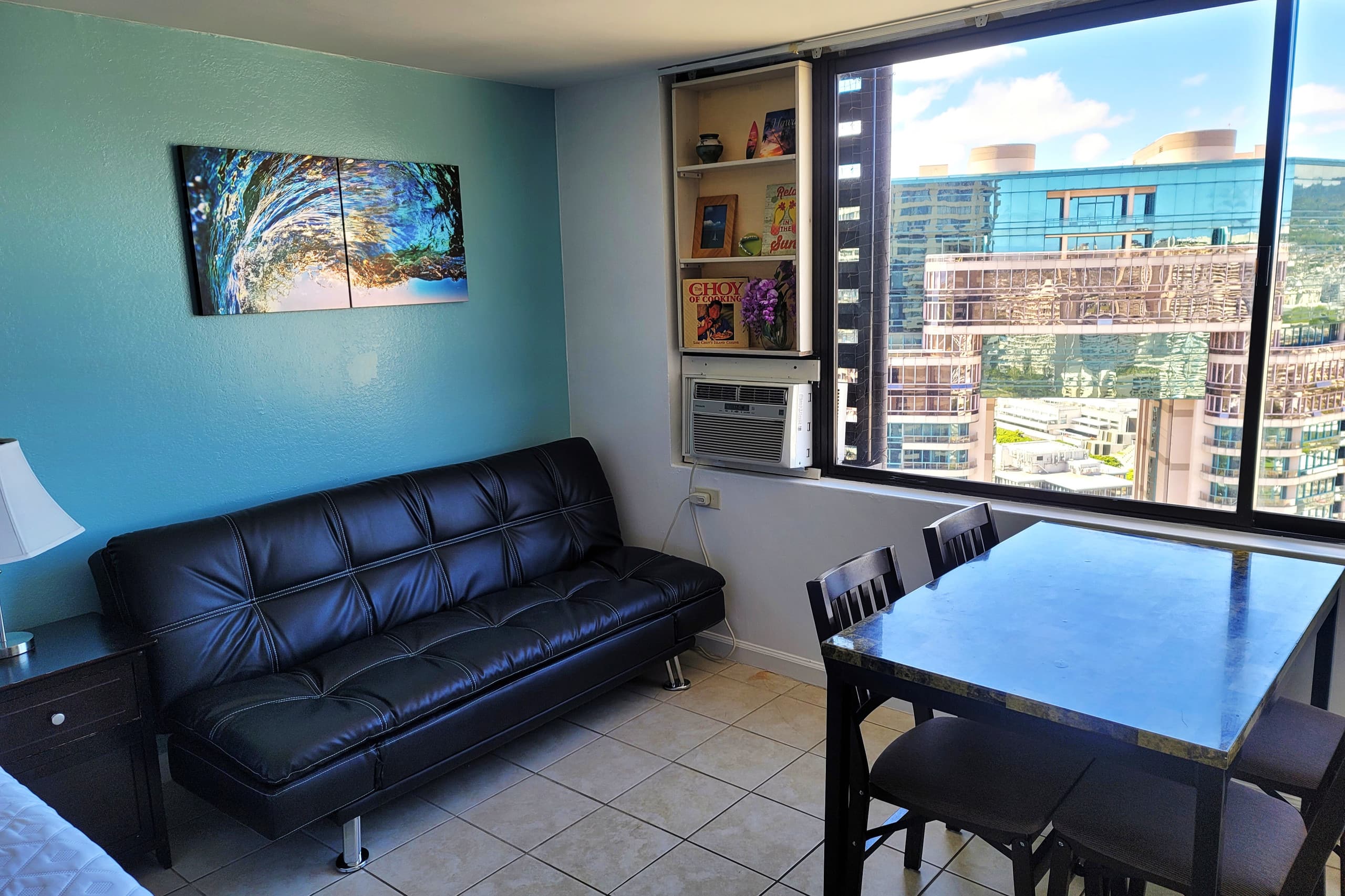 Condo in Honolulu · ★4.83 · Studio · 2 beds · 1 bath - Image 1