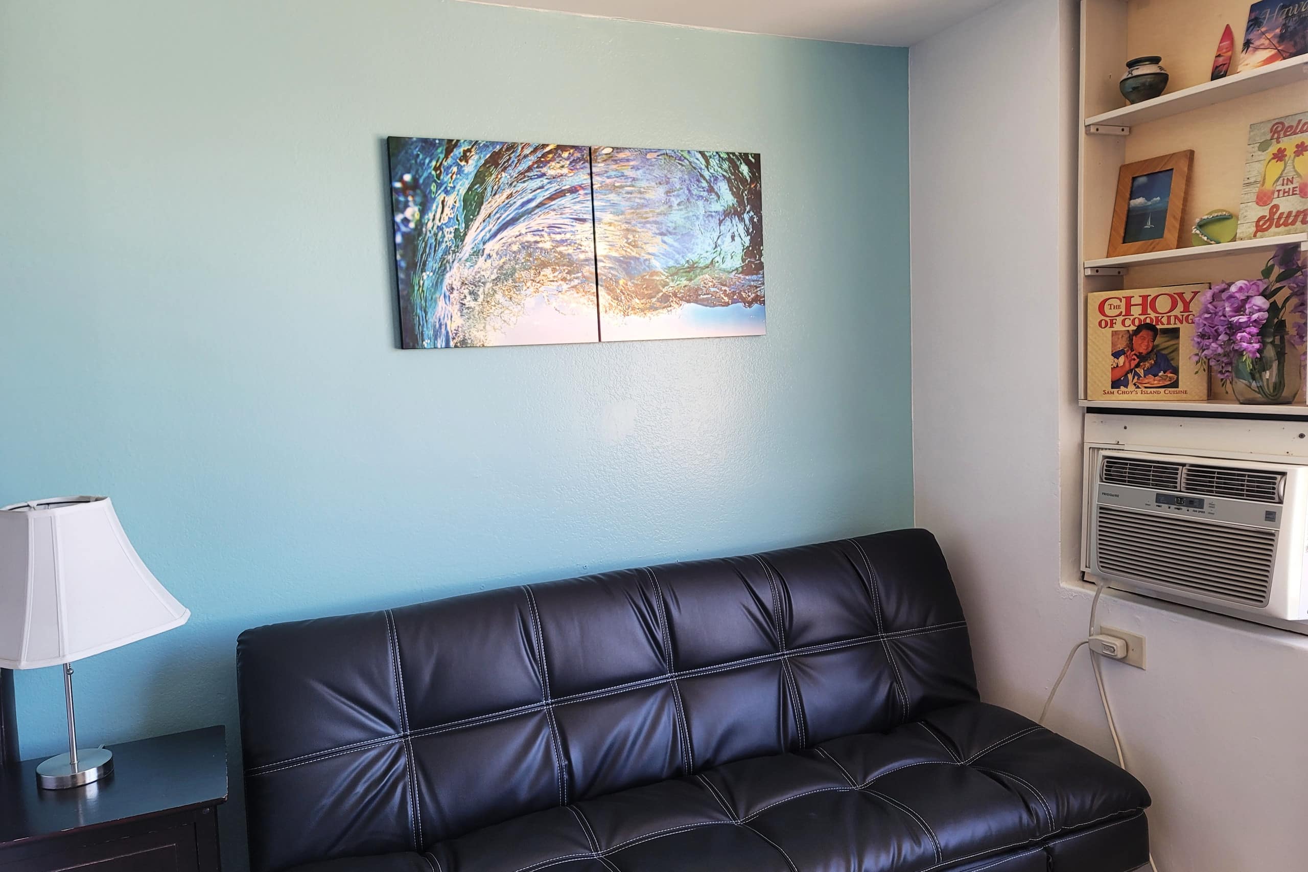 Condo in Honolulu · ★4.83 · Studio · 2 beds · 1 bath - Image 2