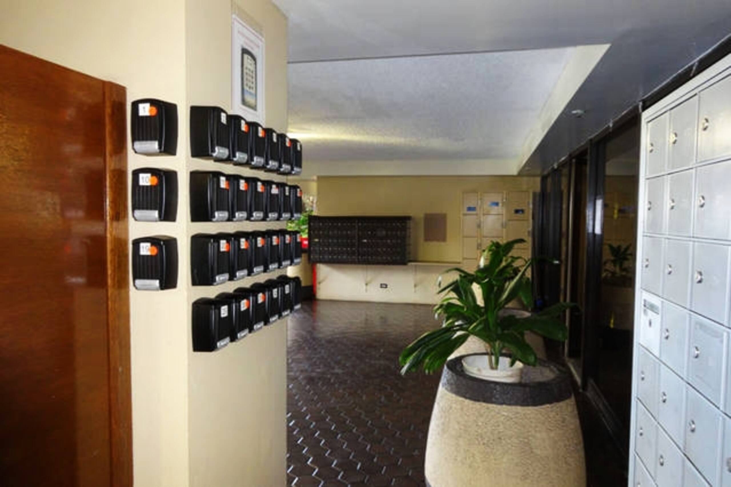 Condo in Honolulu · ★4.83 · Studio · 2 beds · 1 bath - Image 18