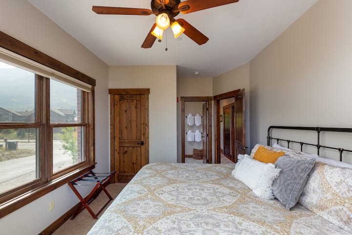 Dormitorio principal, armario grande con organizador de armario