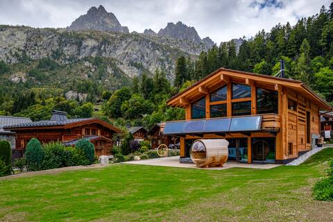 Chamonix #1 ecolodge, mountain, trail,ski paradise